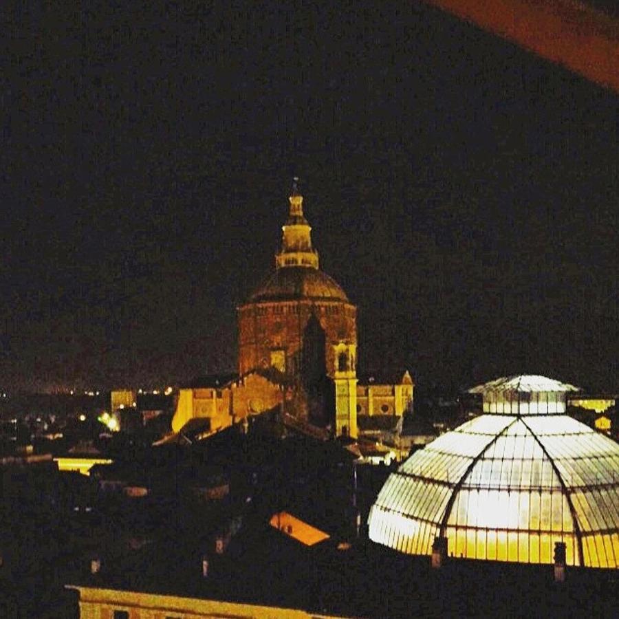 Arnaboldi Palace Pavia Kültér fotó